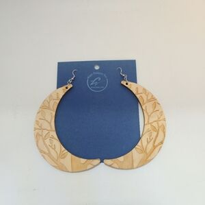 NWT Big And Bold Wood Crescent Earrings